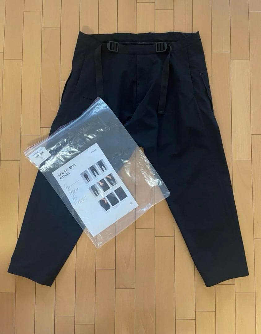 裕*様 ACRONYM アクロニウム P33-DS 超美品