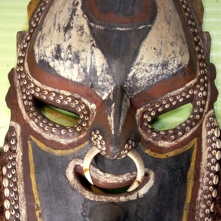 パプアニューギニア　お面　マスク　木製　木彫り　 壁掛け　置物　インテリア
