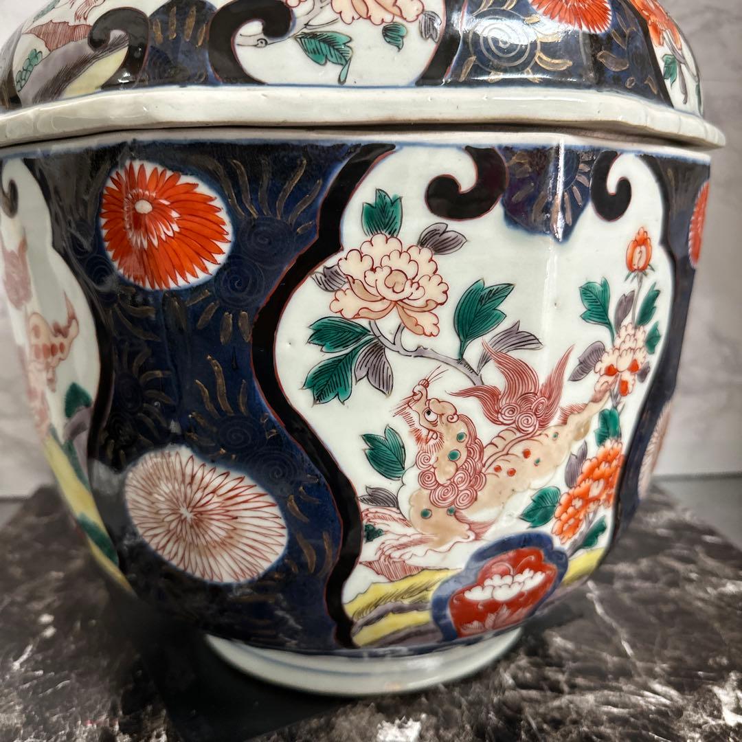 古伊万里、柿右衛門様式、特大女人蓋物、唐獅子、草加紋。　特製、桐箱。