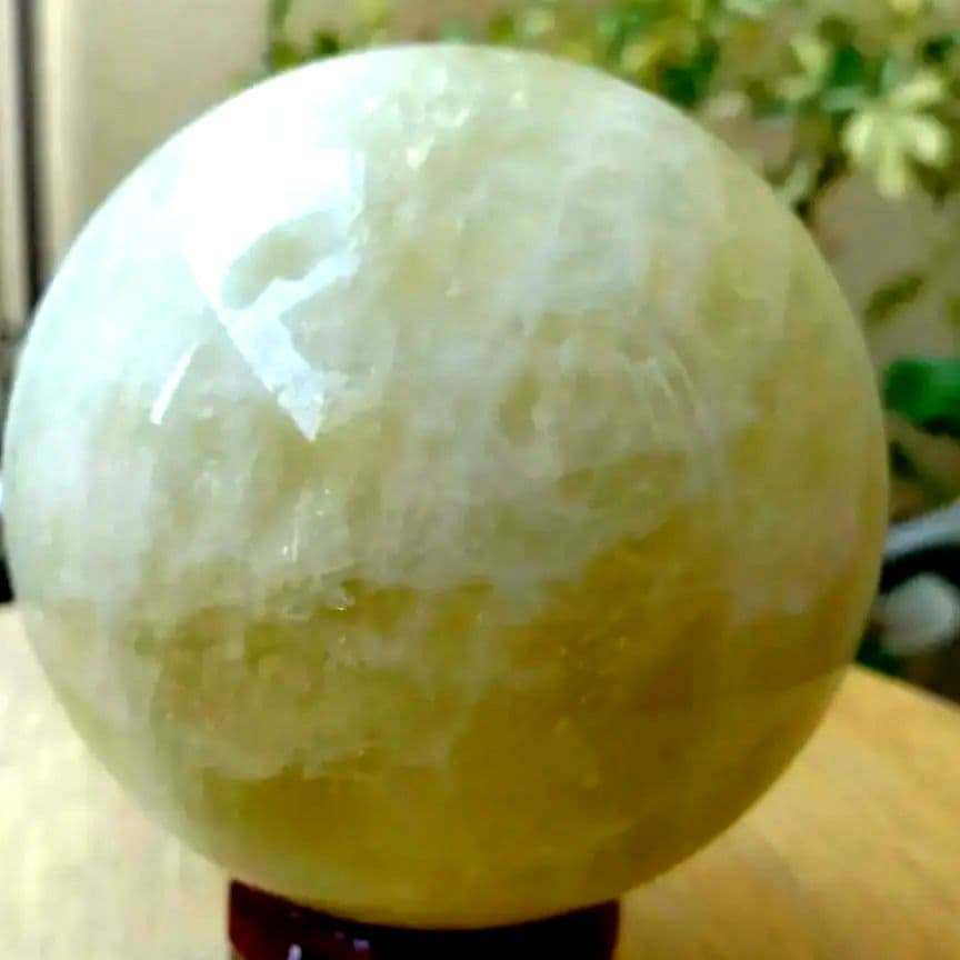 ☆きらりchan☆ 【割引特価】シトリン丸玉　1.5Kg（木製台座付き）