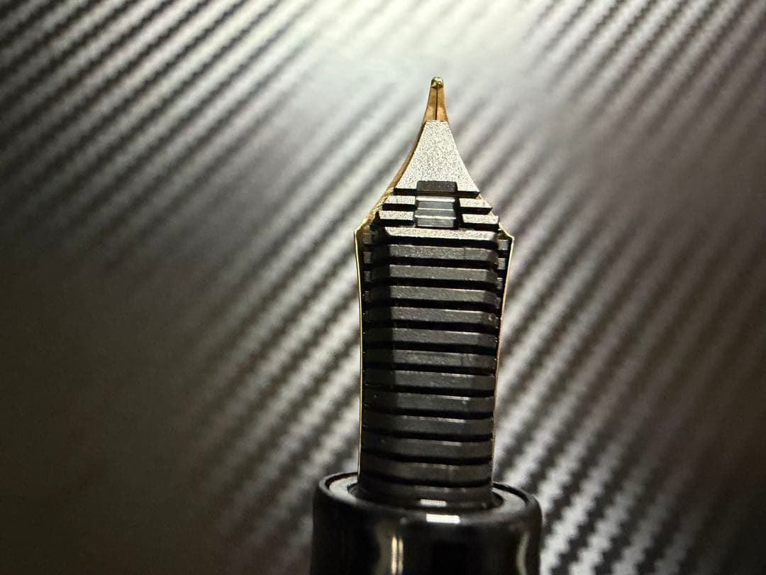 セーラー 万年筆 プロフェッショナルギア 内閣総理大臣 螺鈿蒔絵 桜流れ HM