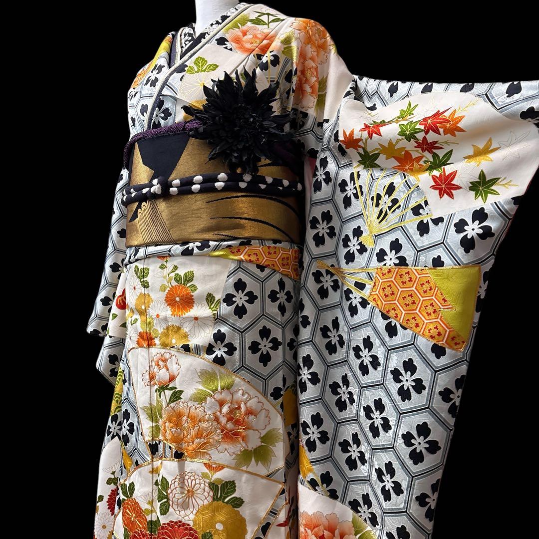 (あ913) モダンな粋を纏う ✦ グレーに黒亀甲花模様 アンティーク振袖セット