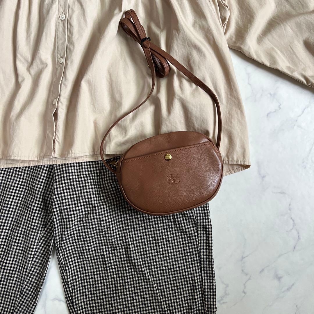 美品人気のIL BISONTE（イルビゾンテ）ショルダーバッグ