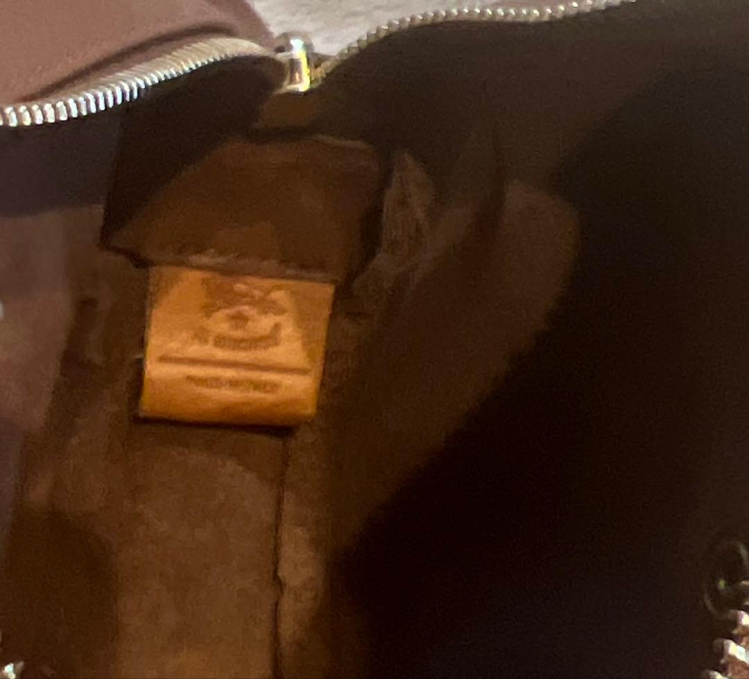 美品人気のIL BISONTE（イルビゾンテ）ショルダーバッグ