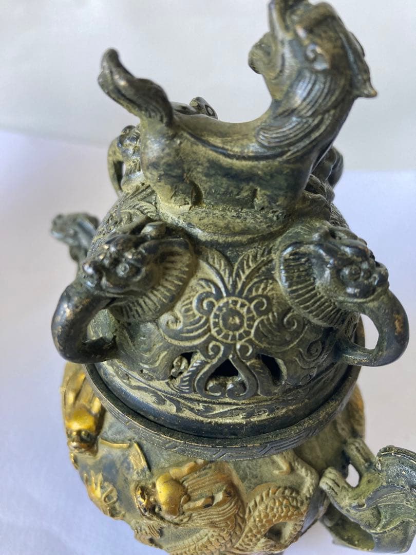 古香爐，「乾隆年製」在銘，古銅製。