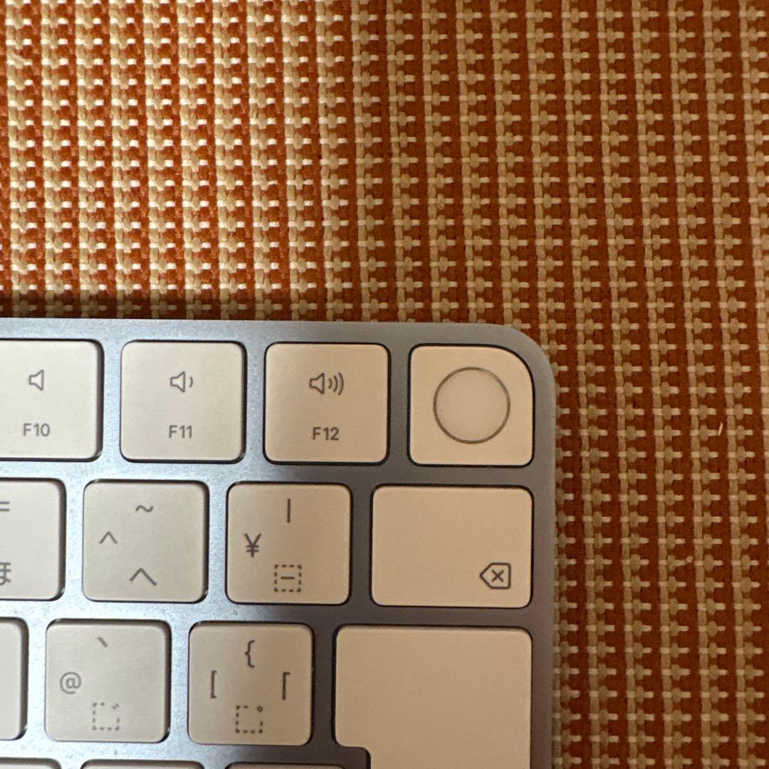 3連休セール！Apple Touch ID Magic Keyboard ブルー