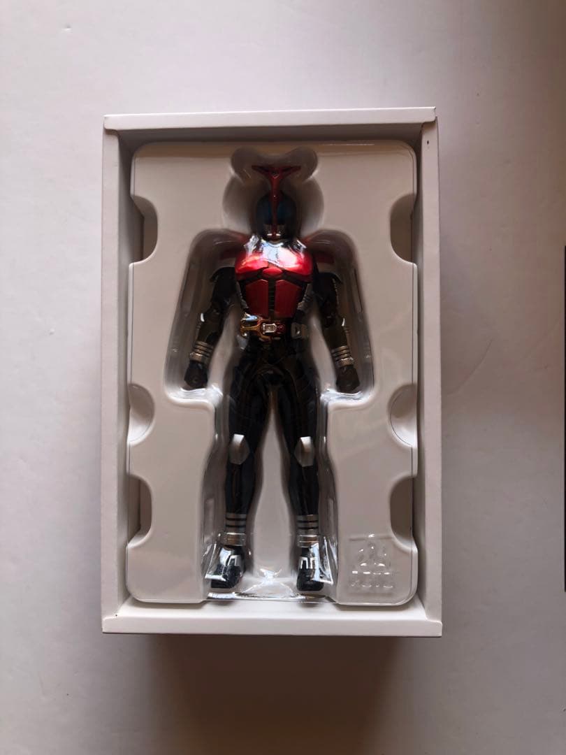 s.h.figuarts 真骨彫製法　仮面ライダーカブト　10th