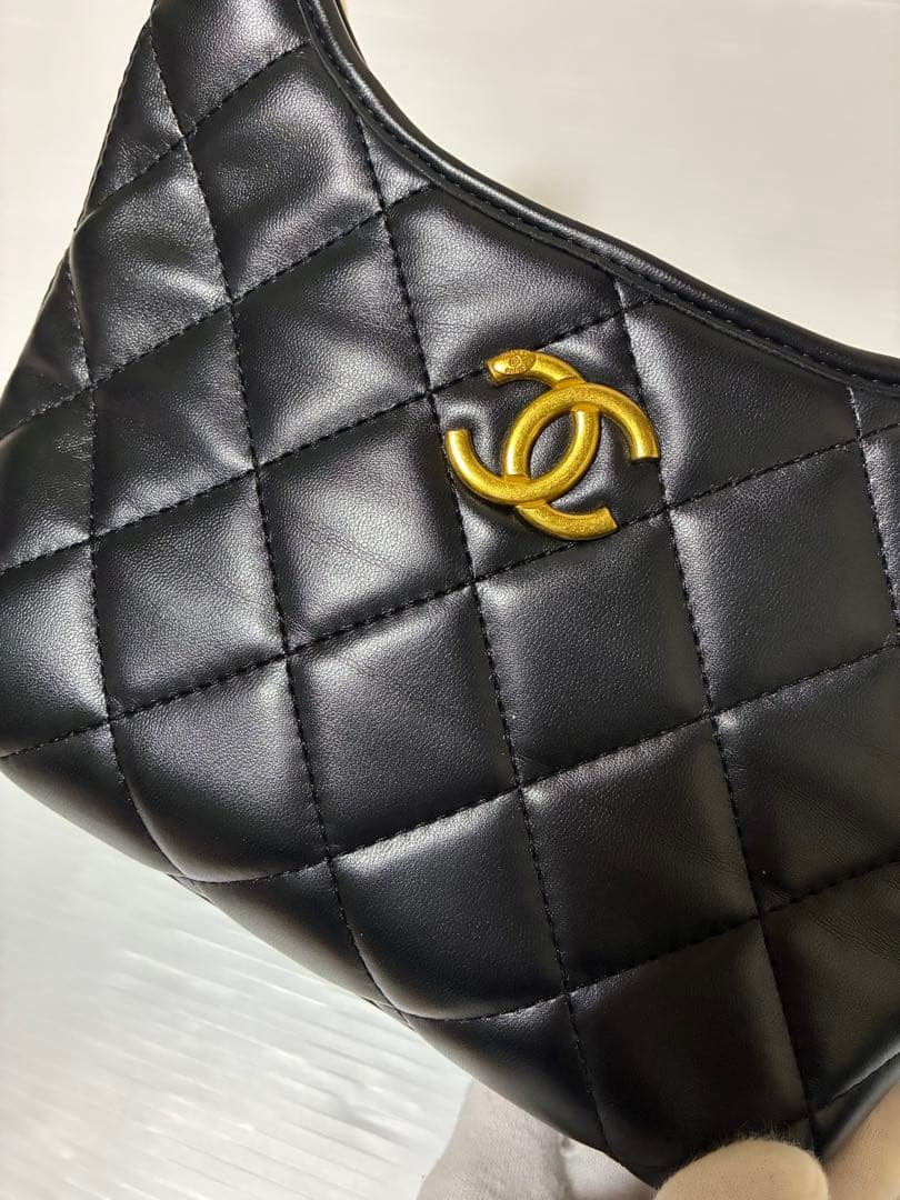 CHANEL シャネル　ノベルティ　バッグ　ブラック　ゴールドチェーン