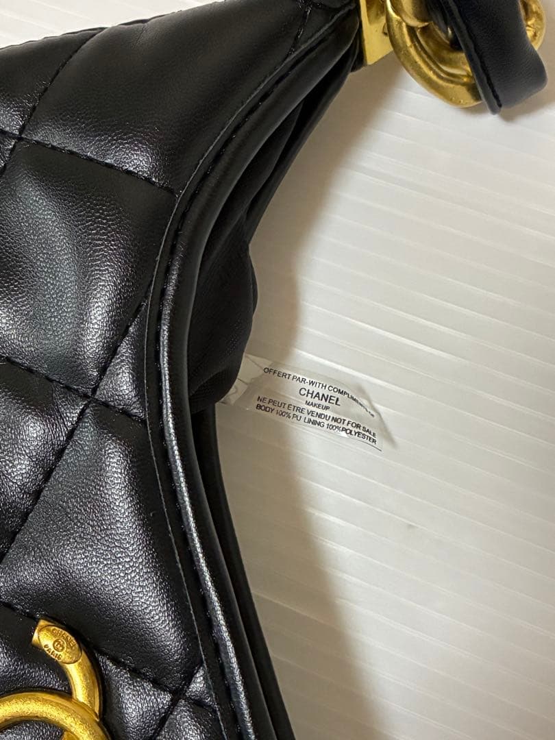 CHANEL シャネル　ノベルティ　バッグ　ブラック　ゴールドチェーン