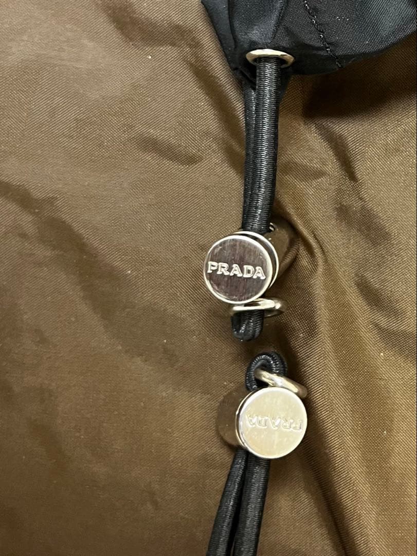 PRADA プラダ 迷彩柄でバリカッコいい　手袋 現行モデル　未使用に近く美品