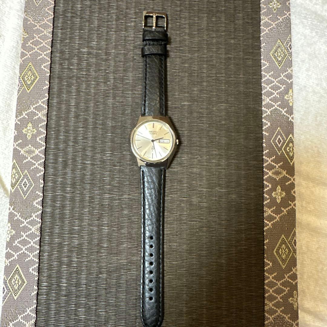 SEIKO クォーツ 腕時計 稼動品　3803 美品