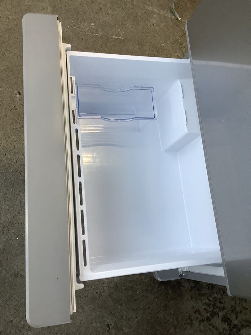 アリ アクア AQUA 3ドア冷凍冷蔵庫 AQR-27K 2021年製