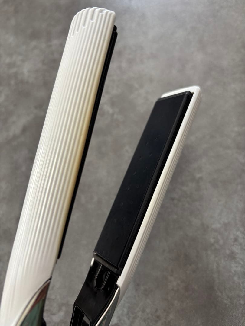 【⭐️箱不要¥500割引】MTG リファ　ReFaストレートヘアアイロン①