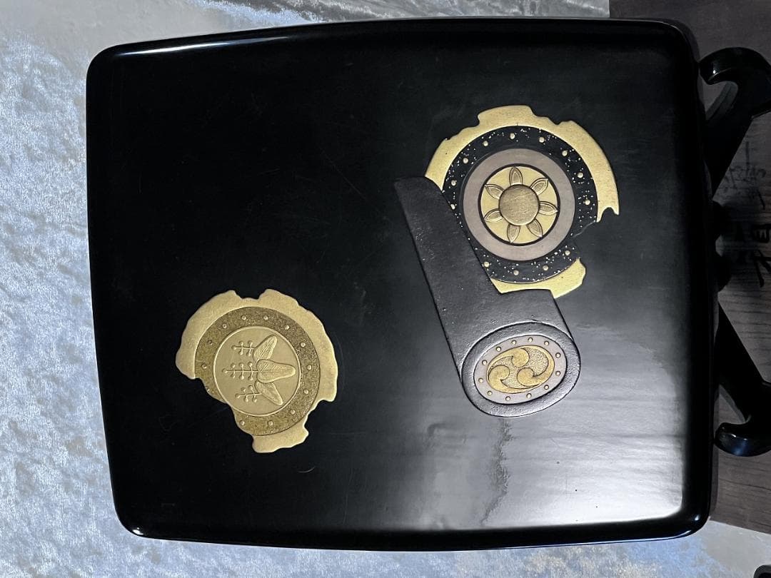 漆器 文箱 金蒔絵硯箱　瓦模様　桐紋　水滴　筆付き 黒 金色装飾 伝統デザイン