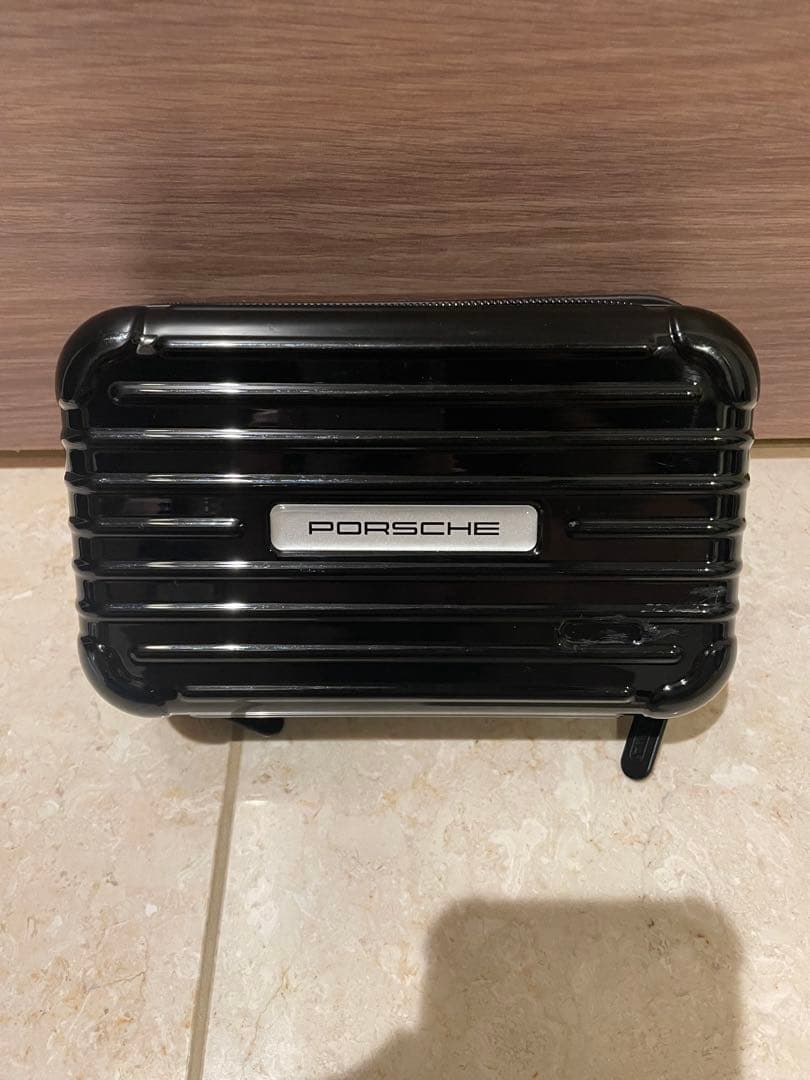 希少　コラボ　RIMOWA×PORSCHE アメニティケース