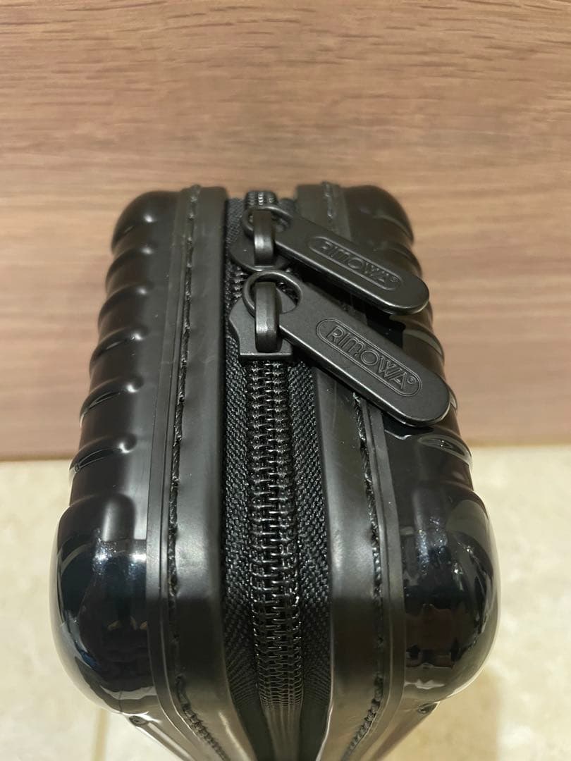 希少　コラボ　RIMOWA×PORSCHE アメニティケース