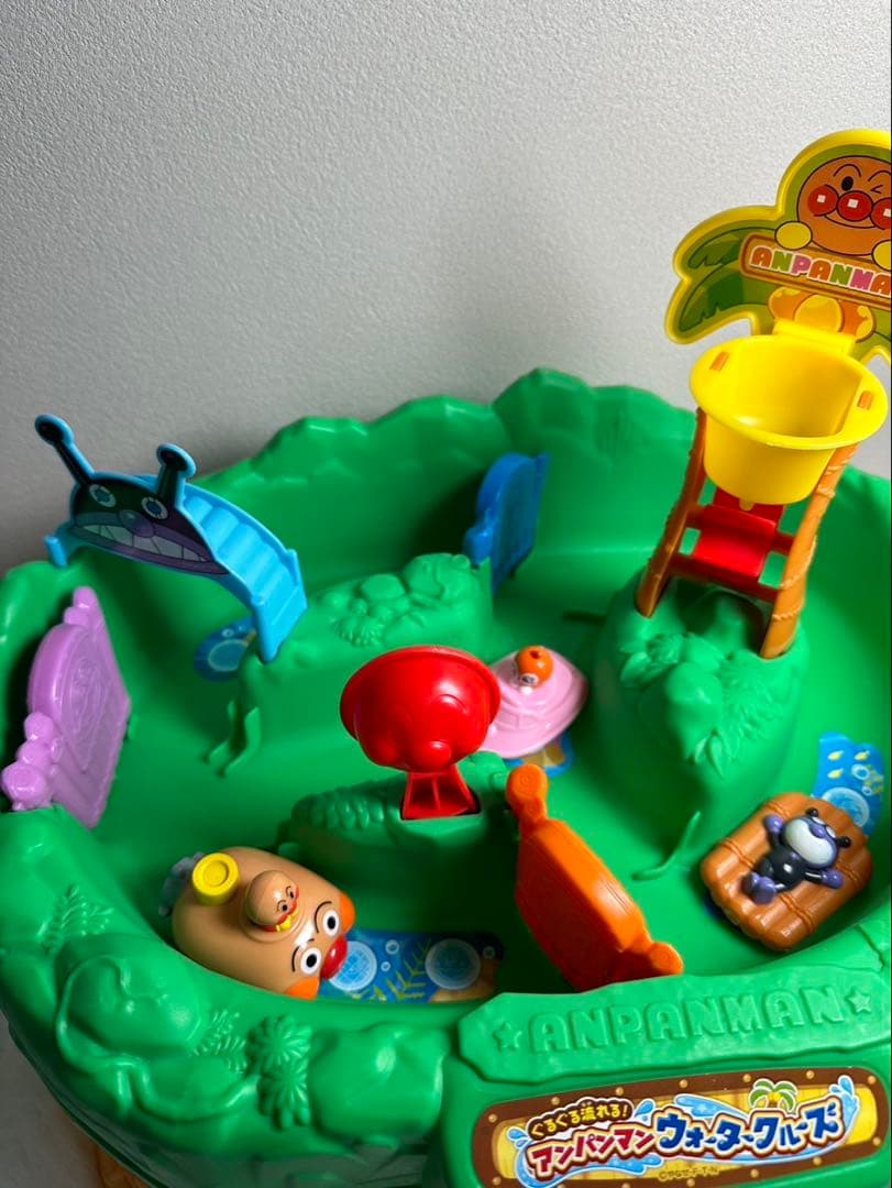 【アンパンマン】ぐるぐる流れる!アンパンマンウォータークルーズ