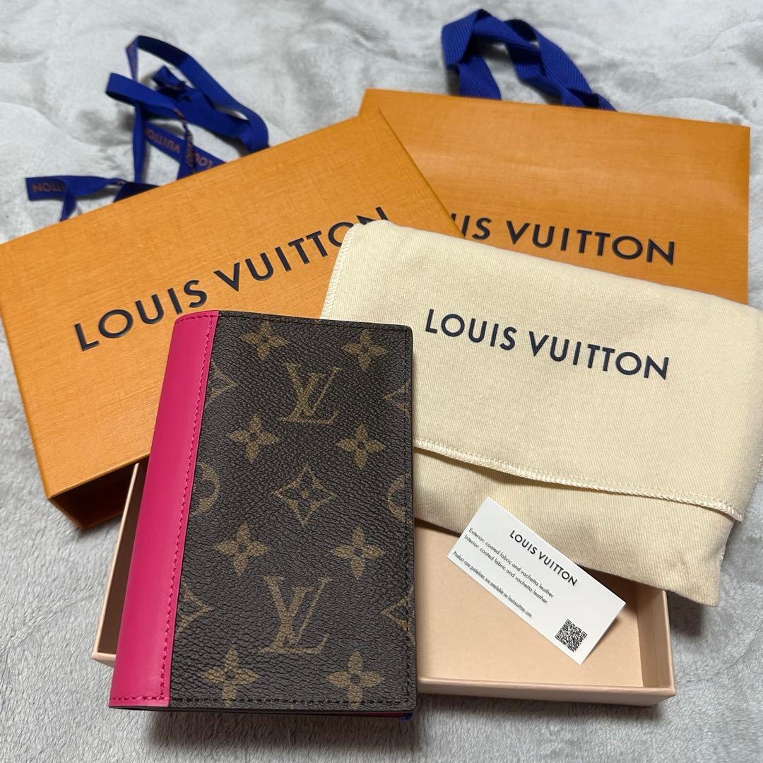 LOUIS VUITTON モノグラムパスポートケース ピンク