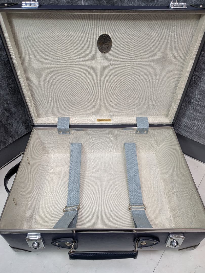 ②グローブトロッター ネイビー 2ホイール