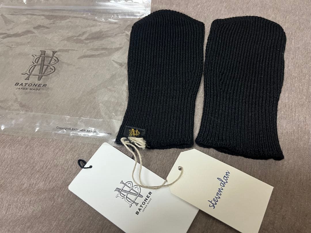 新品タグ付！⭐︎ BATONER バトナー　ソリッドウール　ハンドウォーマー　黒