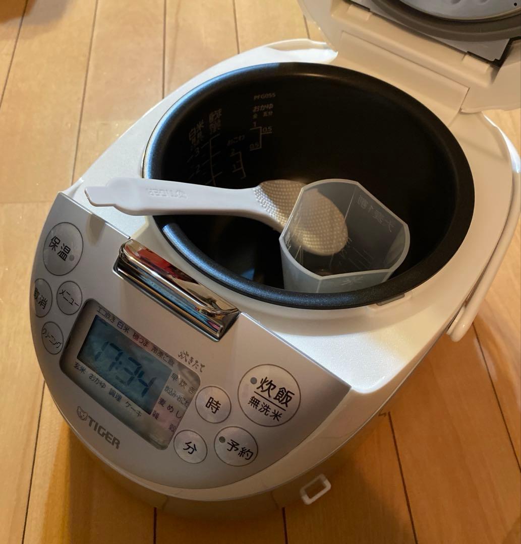 【未使用】〈2024年製〉タイガー 炊飯器3合　炊きたてJPF-G055WL