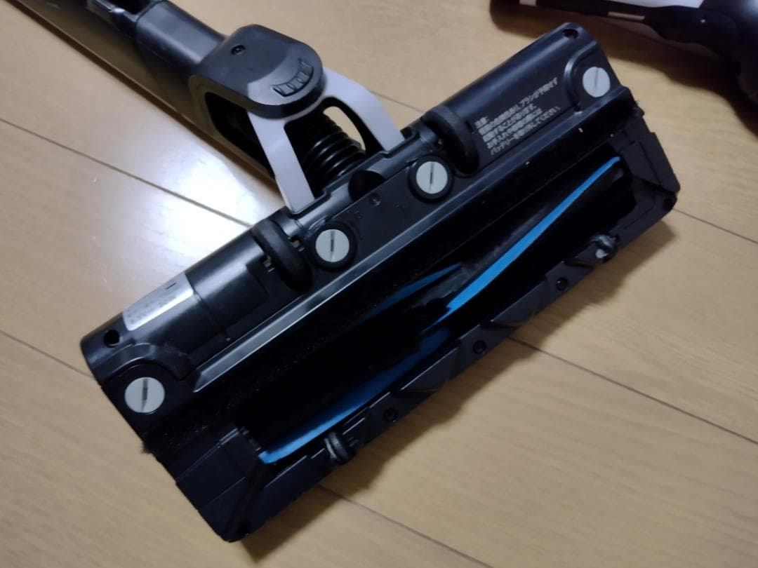 シャーク★コードレスクリーナー★CS300JWH★バッテリー新品と同等★1