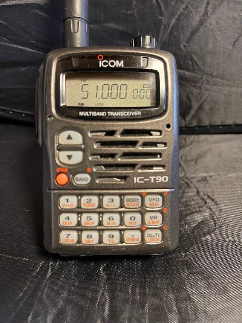ご*ん様 アイコム　ICOM IC-T90 50/144/430MHz