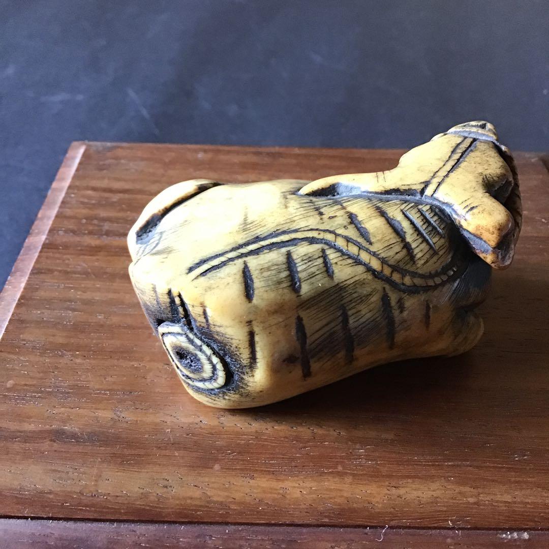 大根付け　「牛」　江戸時代保証　材質日本ホンシュウ鹿角　　　　　N