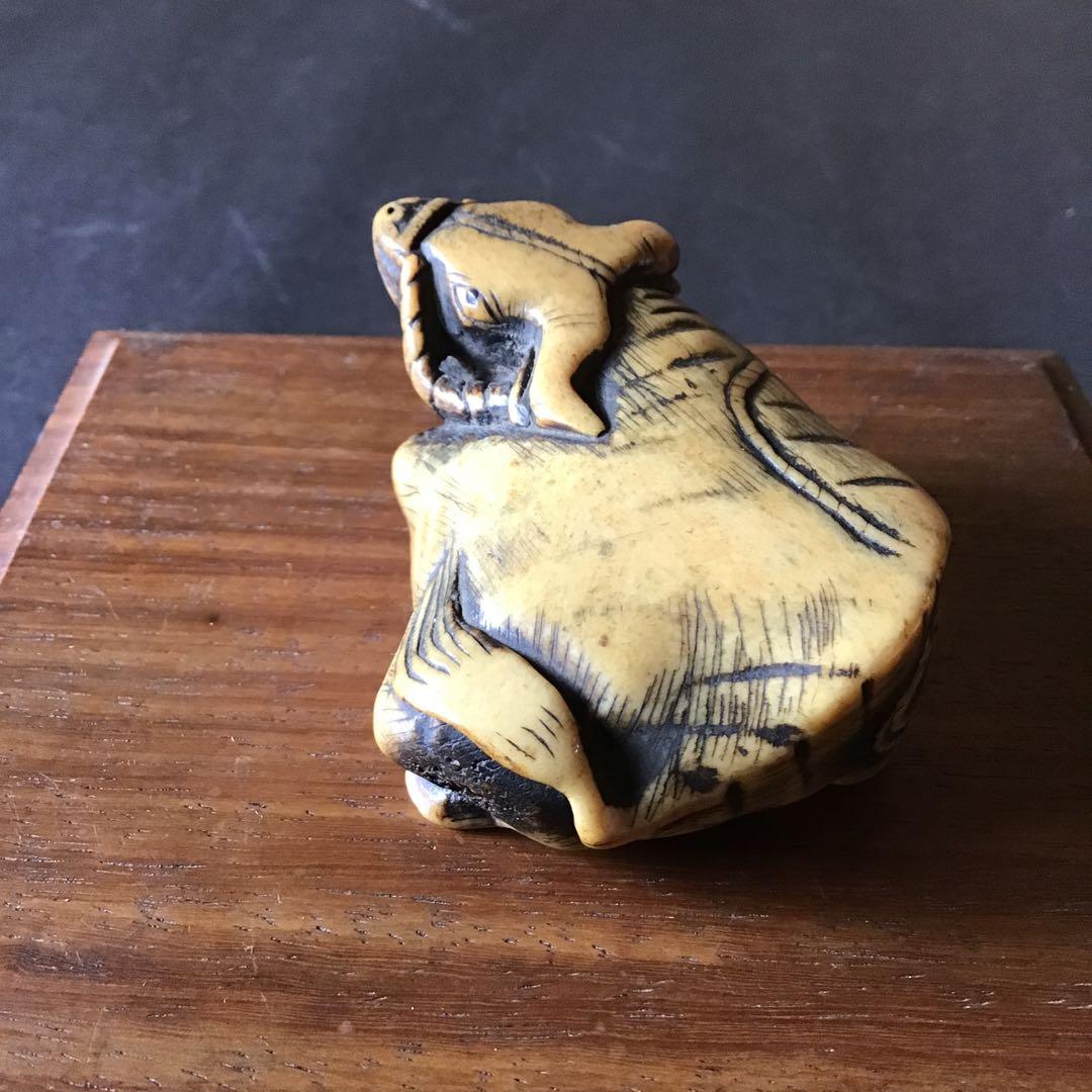 大根付け　「牛」　江戸時代保証　材質日本ホンシュウ鹿角　　　　　N