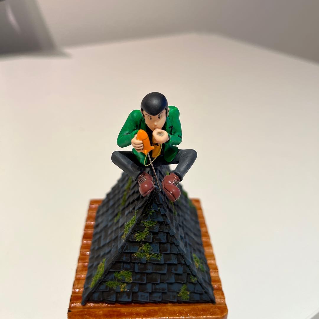 ルパン3世 カリオストロの城 屋根 プラモデル 全塗装 アクリルケース付