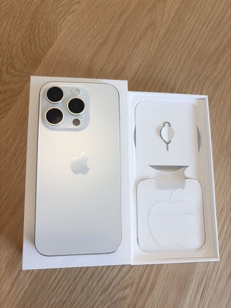 Apple iPhone 15Pro 128GB ホワイトチタニウム