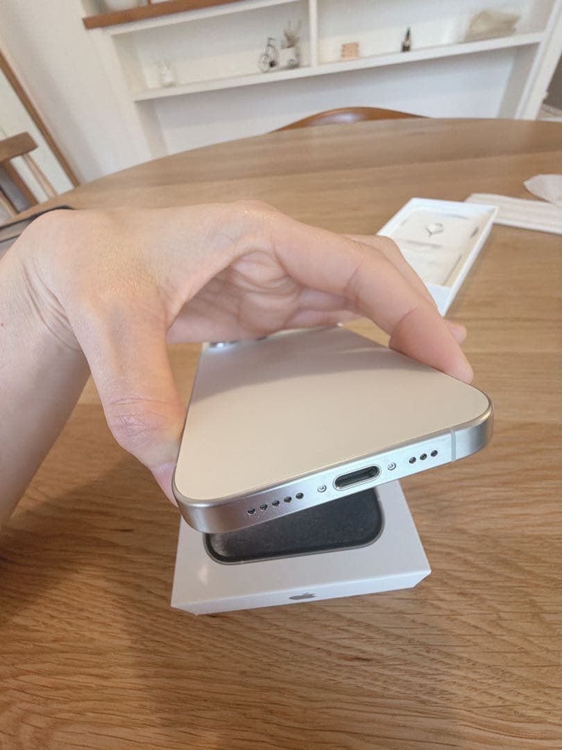 Apple iPhone 15Pro 128GB ホワイトチタニウム