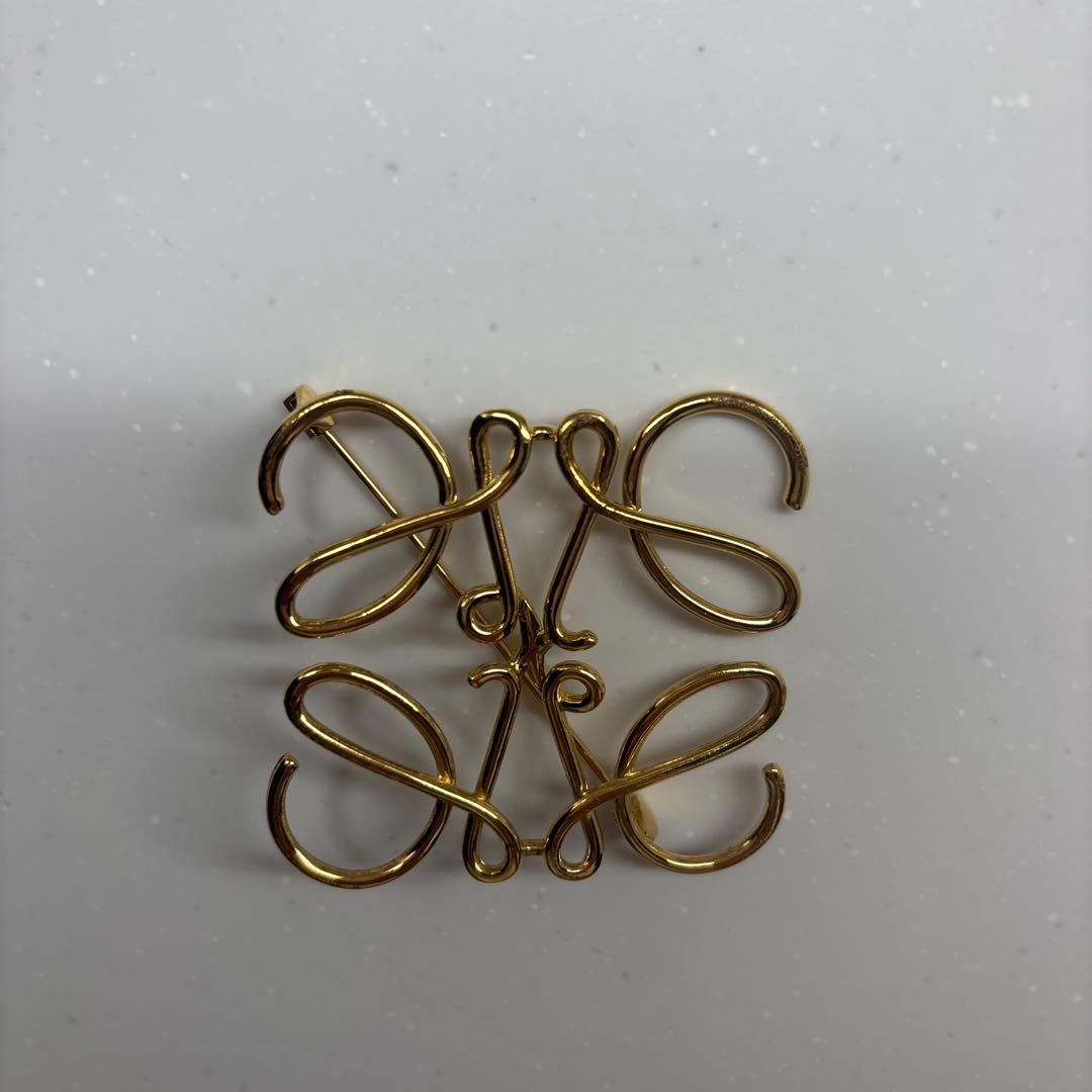 LOEWE アナグラムブローチ(メタル)ゴールド