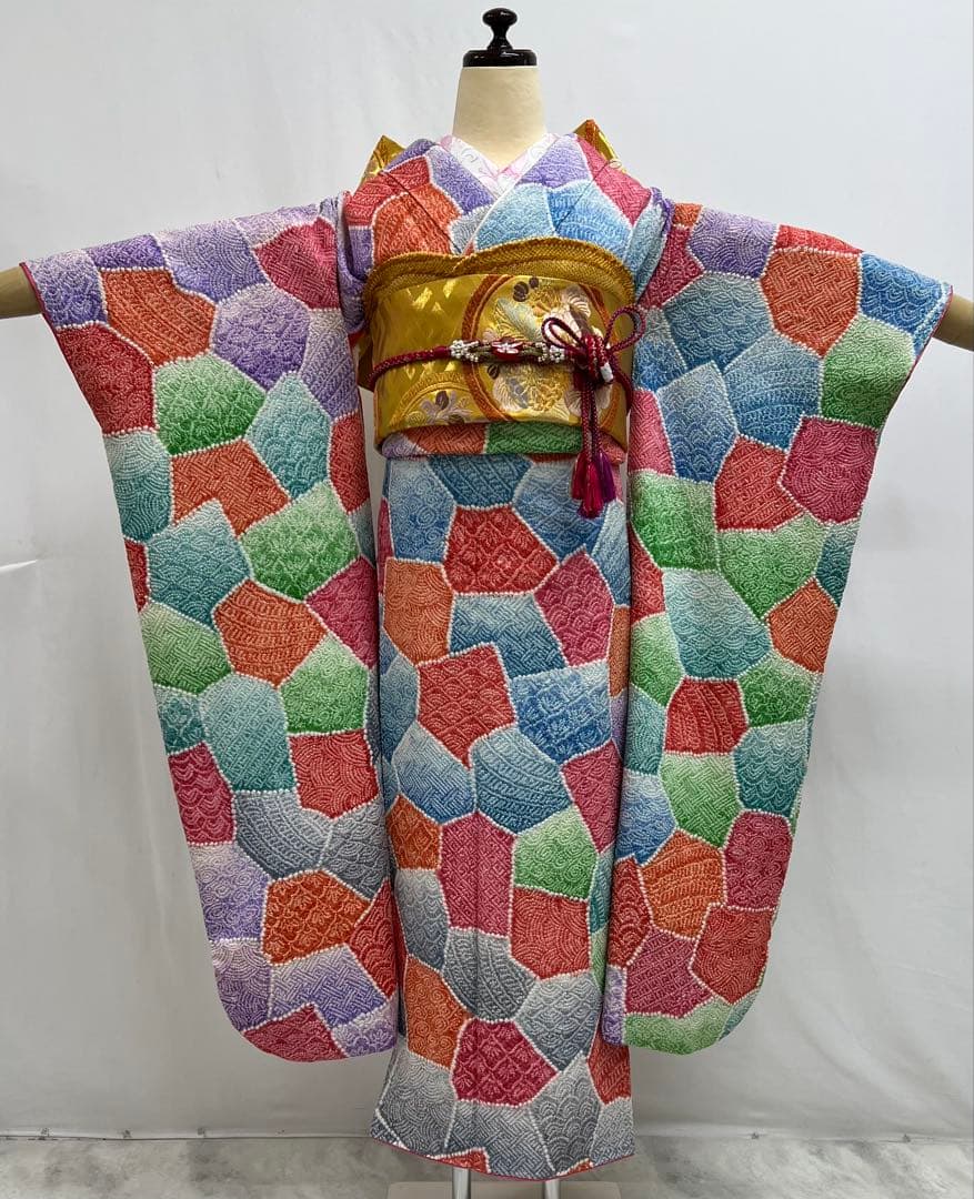 豪華！総絞り　名品　振り袖　フルセット　別誂長襦袢　総絵羽紋様　珍品　可愛い