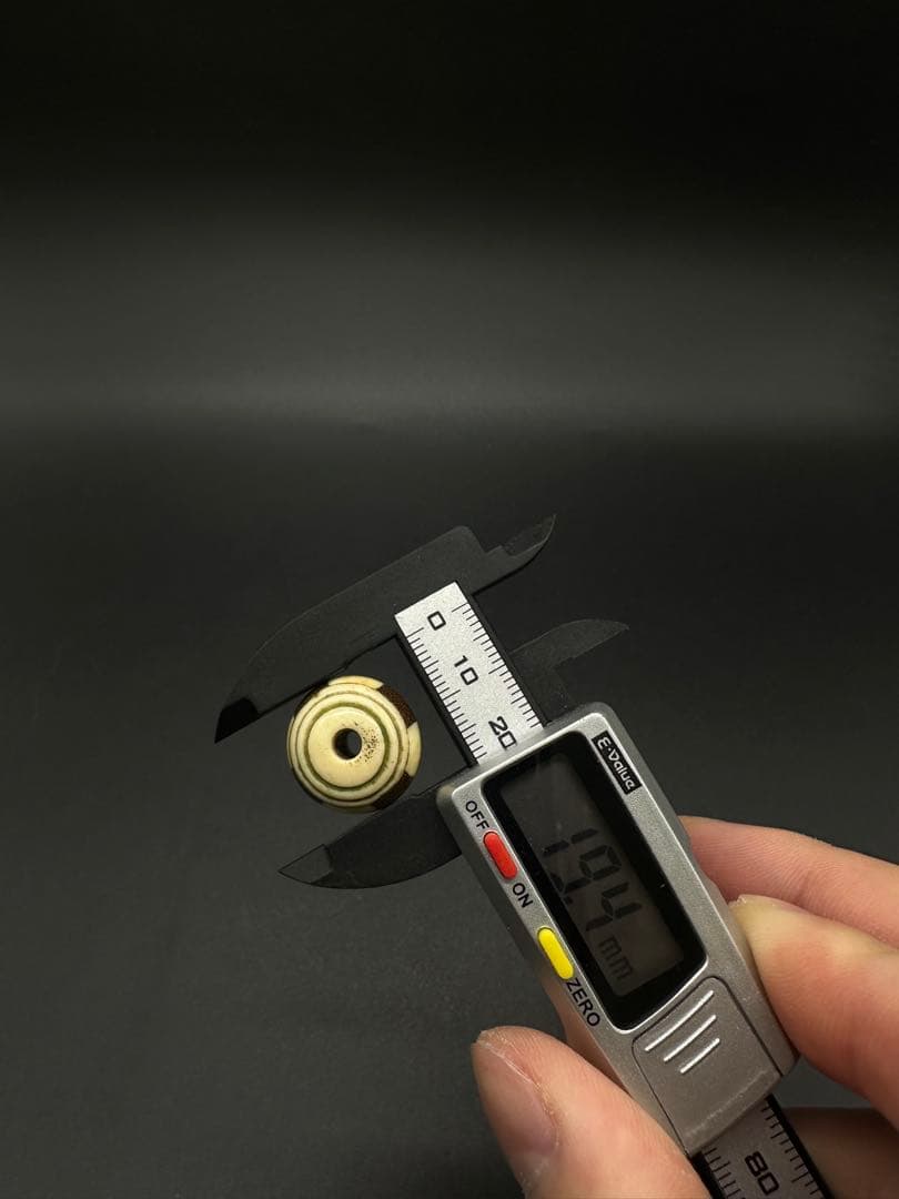 緒締　玉　（竹　鹿角　マンモス牙）組み　骨董古美術