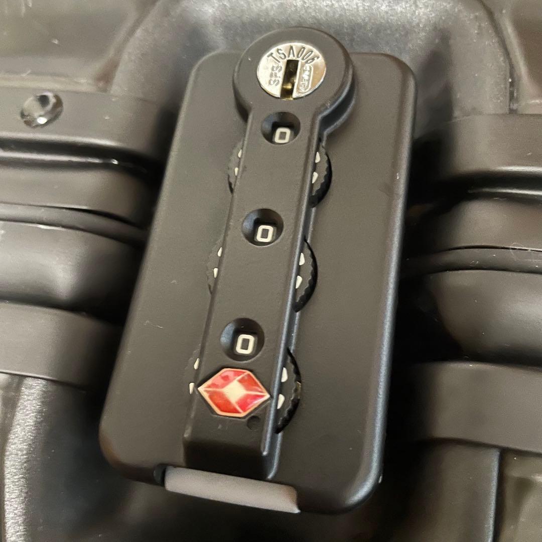 【超希少、世界120セット限定】RIMOWA BRIEFINGコラボスーツケース