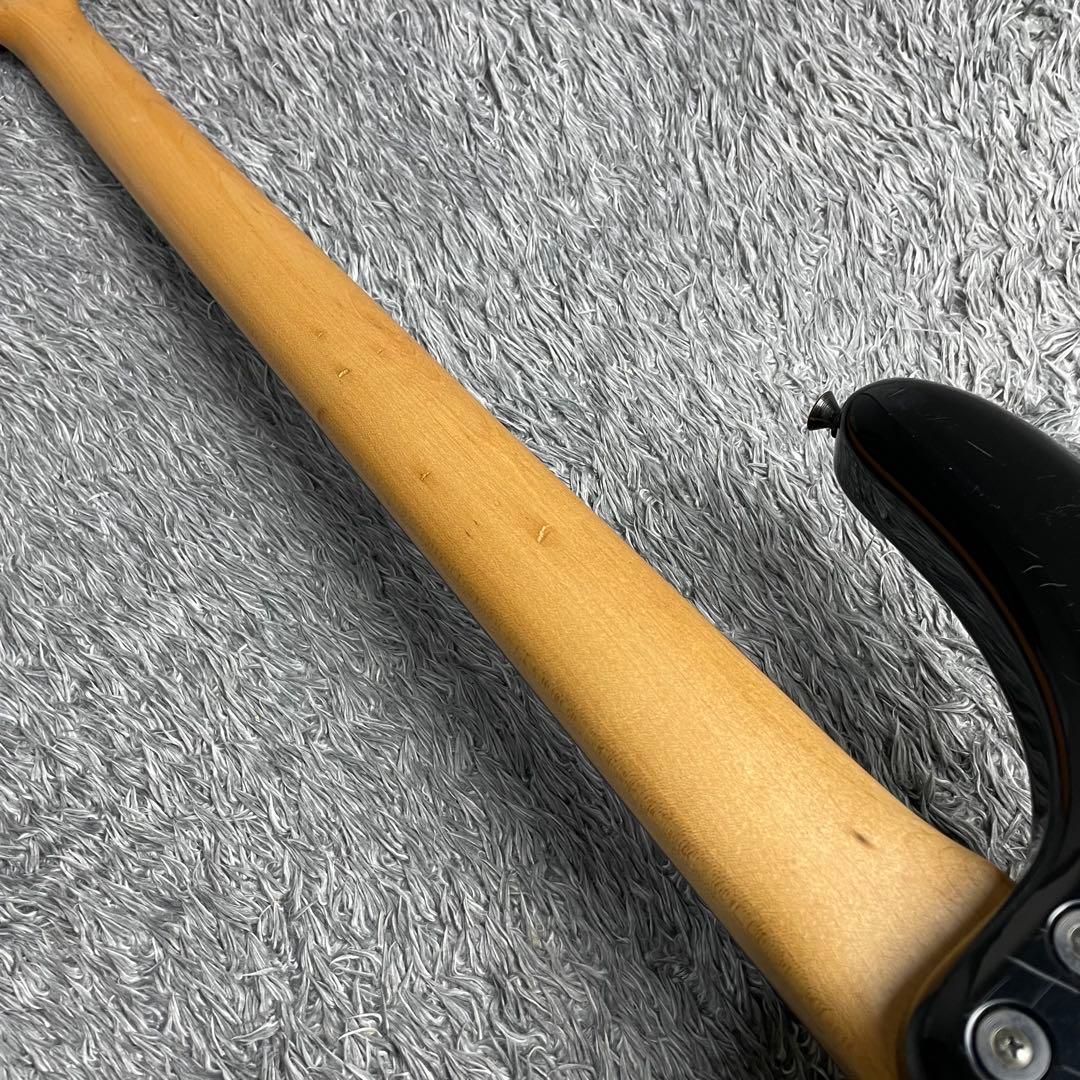 ベース Fernandes FRB-40