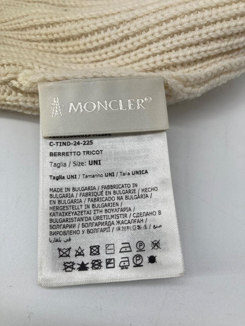 15669✨モンクレール 24年 ニット帽 ビッグロゴ ホワイト
