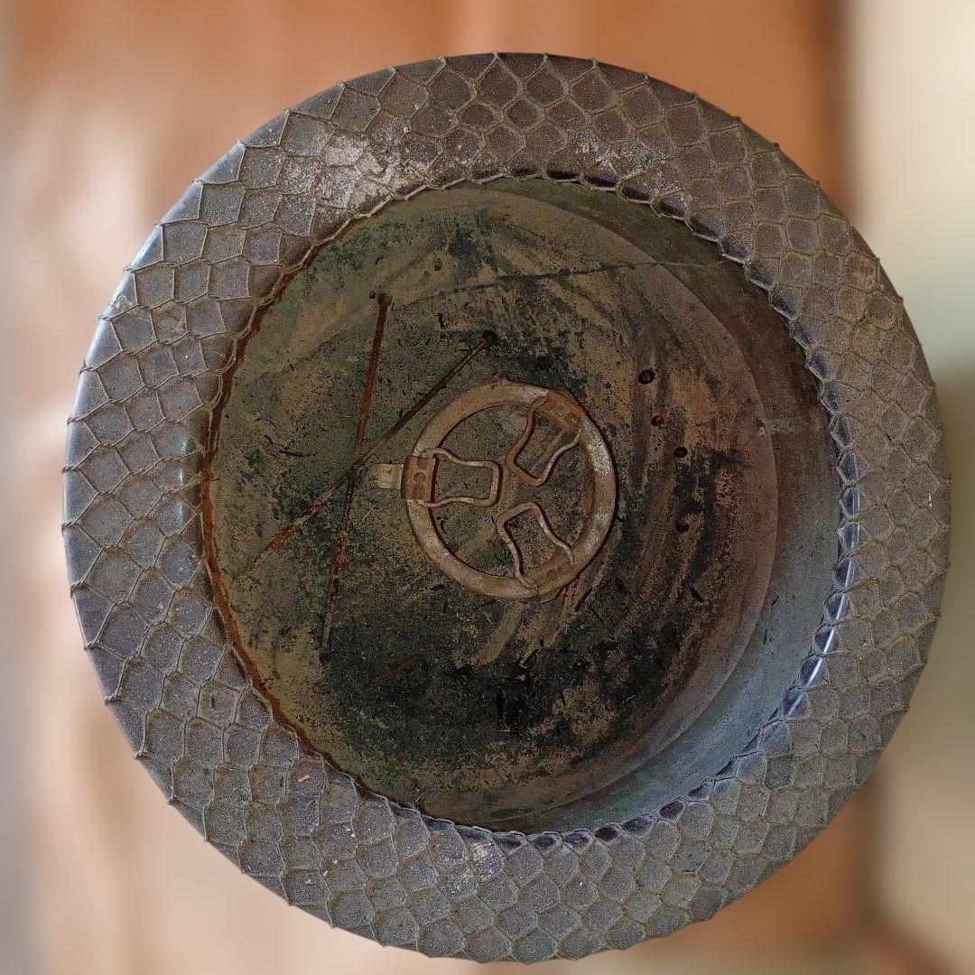 火鉢 網目状装飾