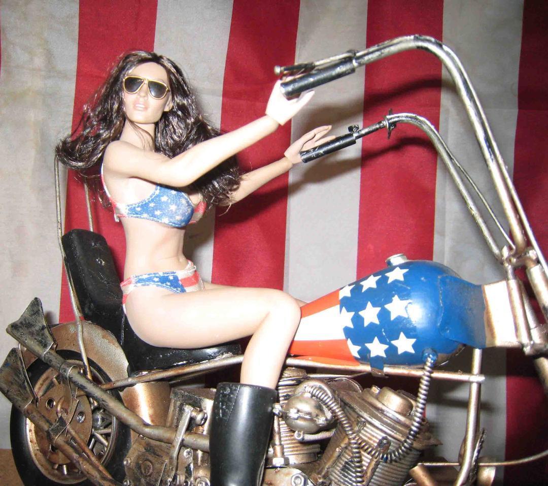 【即決！】　チョッパーバイクとビキニ・ガール　1／6　バービーサイズ