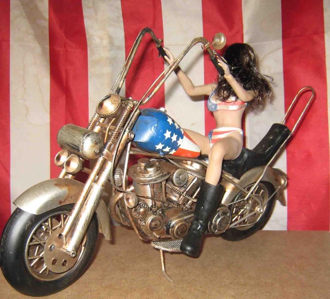 【即決！】　チョッパーバイクとビキニ・ガール　1／6　バービーサイズ