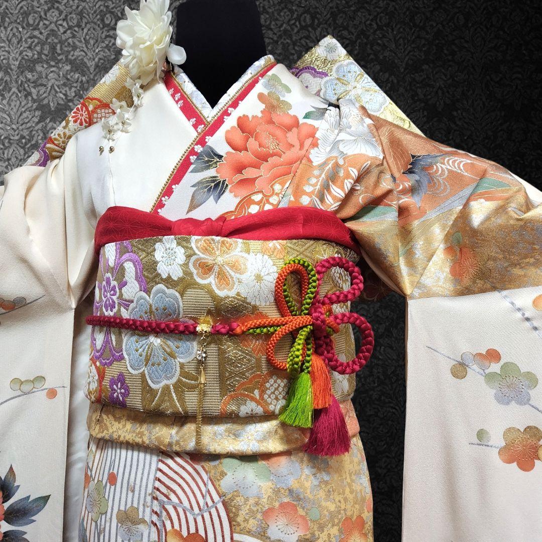振袖フルセット(7点)・成人式・金銀彩加工・くすみ・白・古典柄・大輪牡丹