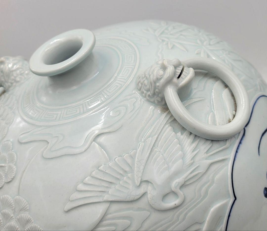 安東五(韓国人間国宝)　陽刻　染付　大型壺　箱無し　骨董品、美術品