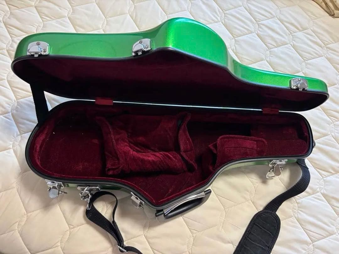 アルトサックス　シャイニーケース　黄緑