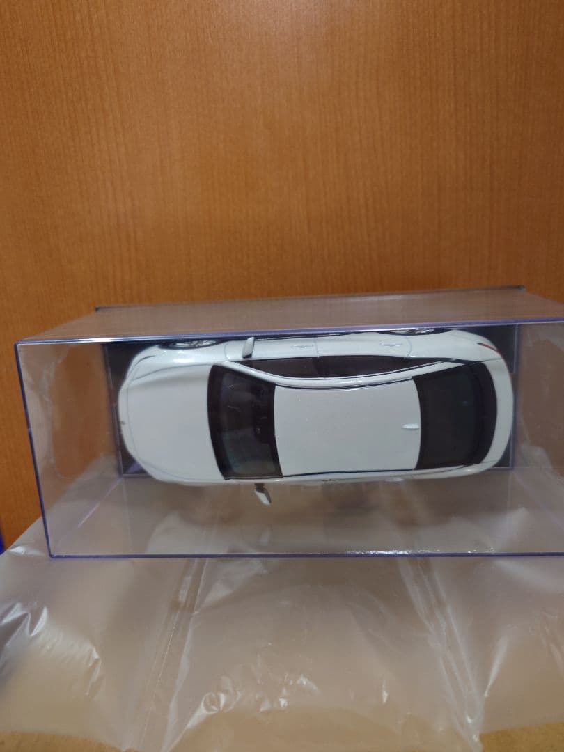 クラウンクロスオーバー ミニカー トヨタ　クラウン　非売品　限定品