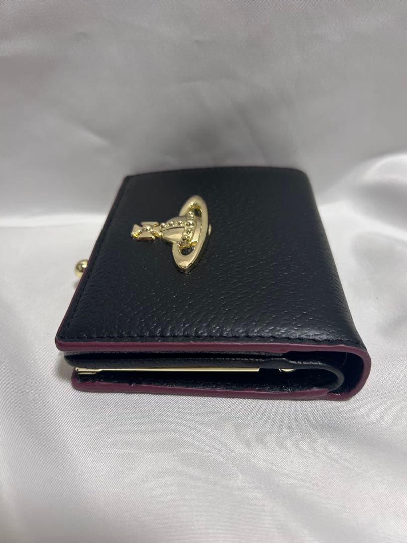 Vivienne Westwood黒いレザー二つ折り財布