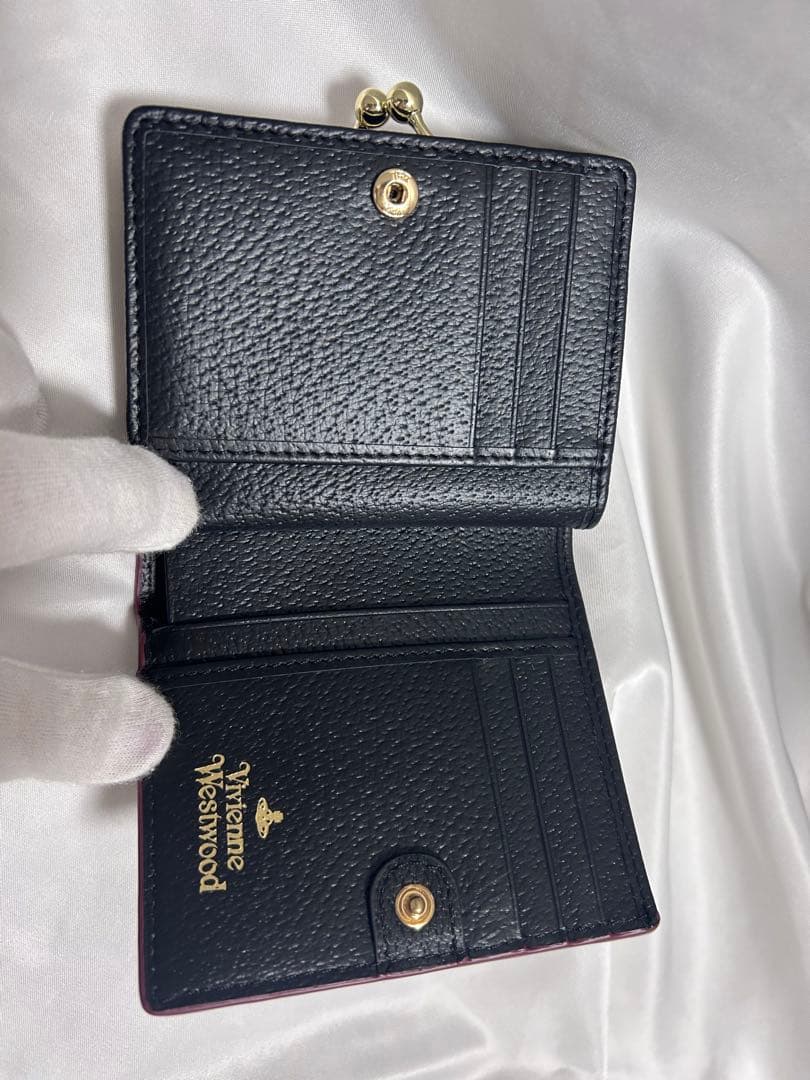 Vivienne Westwood黒いレザー二つ折り財布
