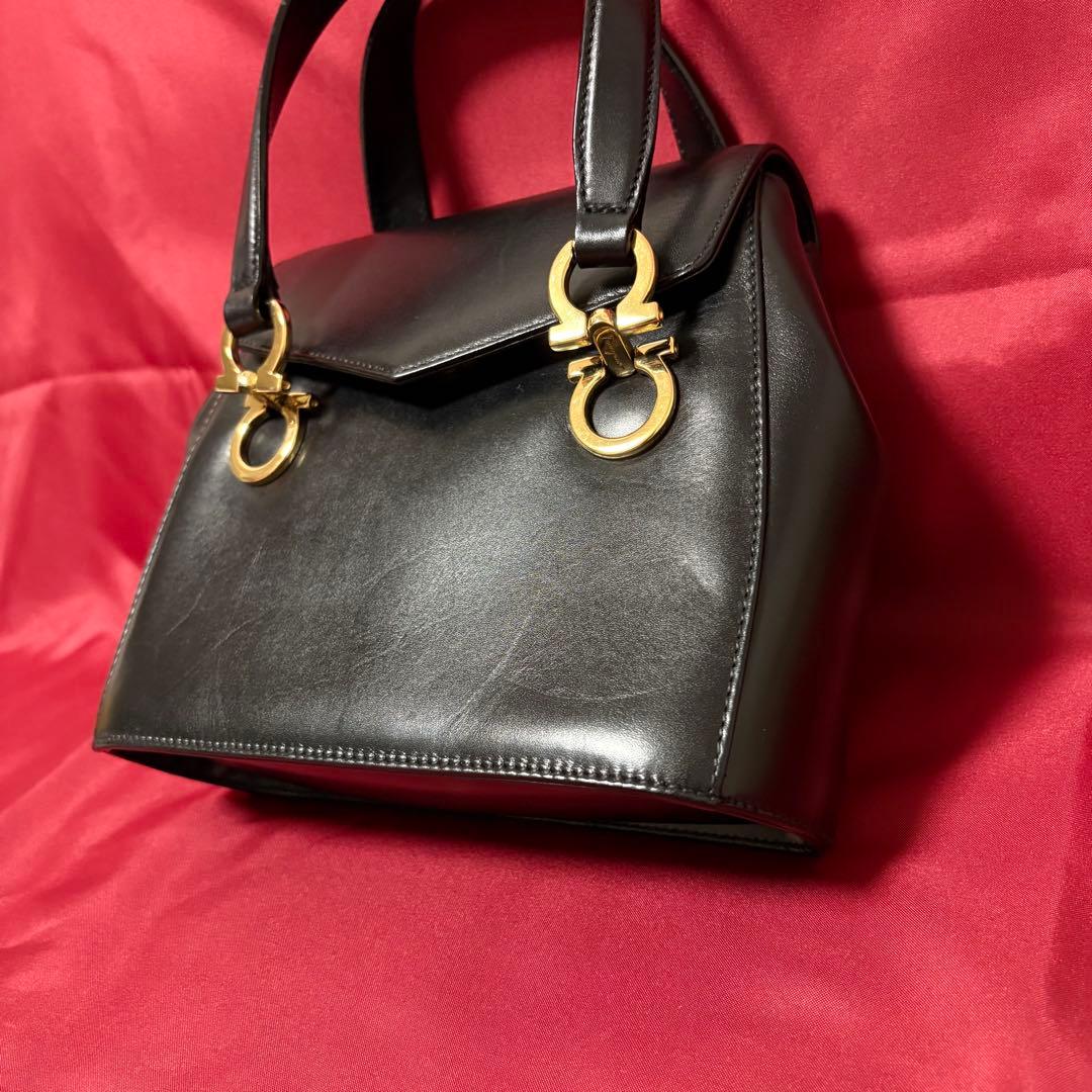 サルバトーレフェラガモ　2way ガンチーニ　ショルダーバッグ　レザー