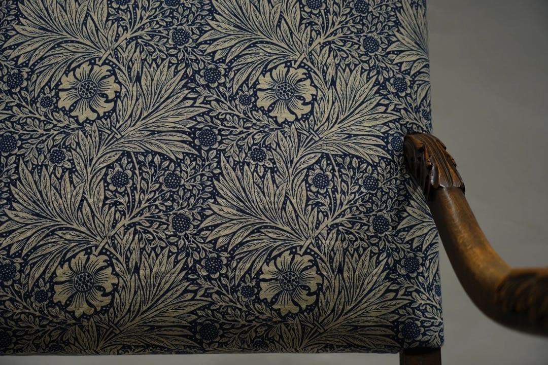 イギリスアンティーク アームチェア ジャコビアン様式　動物脚　張替済　ソファ