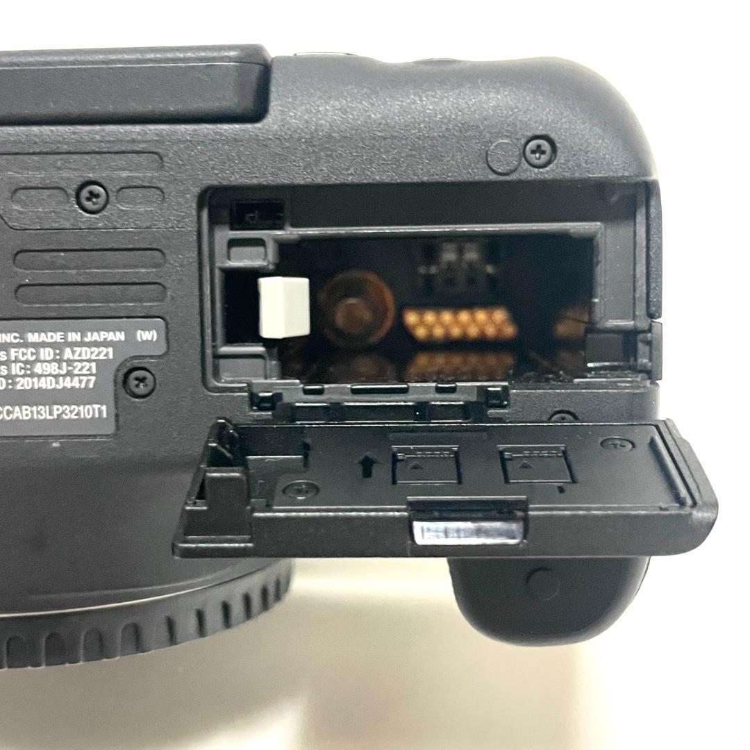 お買い得❣️ Canon EOS Kiss X8i バリアングルモニタ 高画質